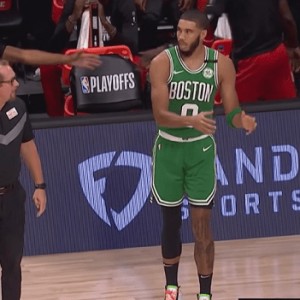  杰伦布朗爆发凯尔特人大胜猛龙登顶东部