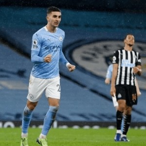  利物浦，三球大胜埃弗顿延续不败金身  