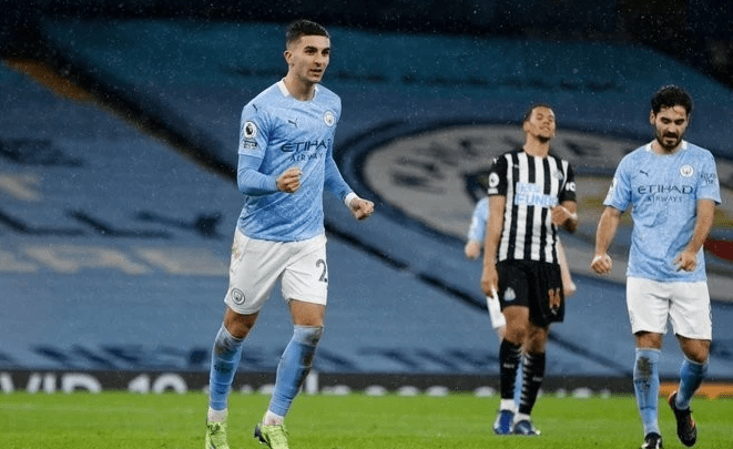  利物浦，三球大胜埃弗顿延续不败金身  